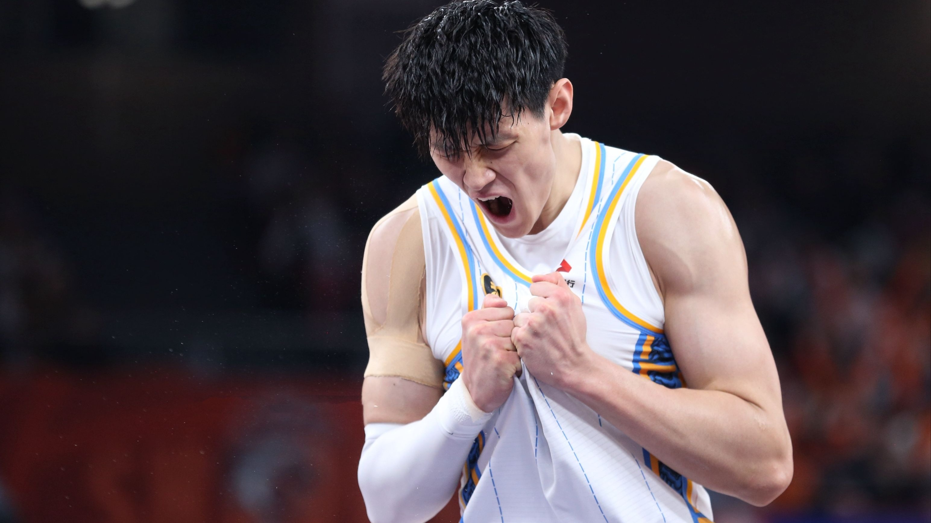 问鼎游戏-今晨欧超杯焦点战，深圳男篮更衣室发声，话题不断，细节决定成败(欧超杯是什么级别)