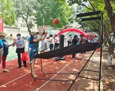 问鼎游戏-尼斯训练开放日；集结日主帅复盘引欢呼；社区盾在即；球探报告显示潜力(热刺再次关注摩纳哥后卫万德松)