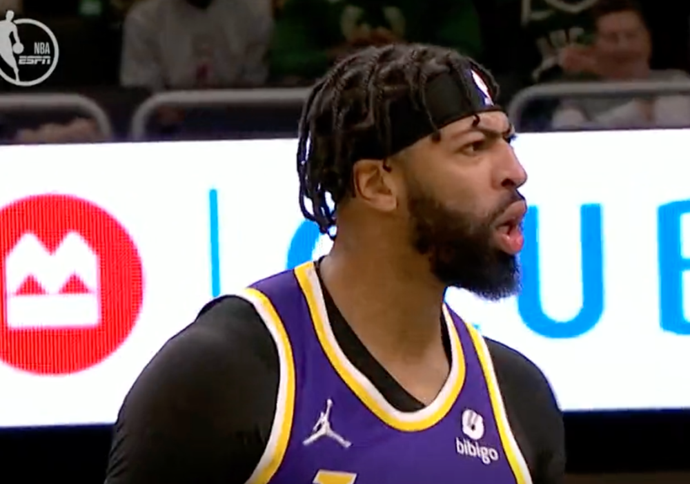 问鼎游戏-包含浓眉哥回归赛场，问鼎冠军首场状态亮眼，澳大利亚队观众沸腾！的词条